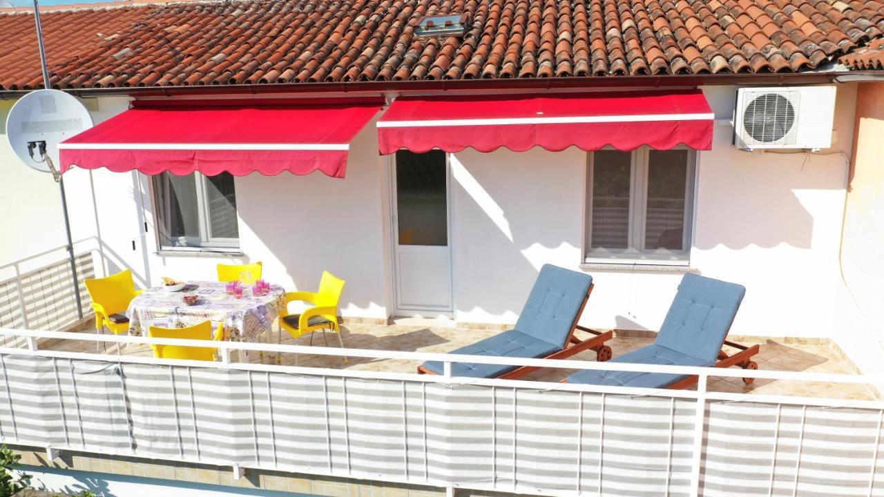 Holiday House Danica Banjole Exterior foto